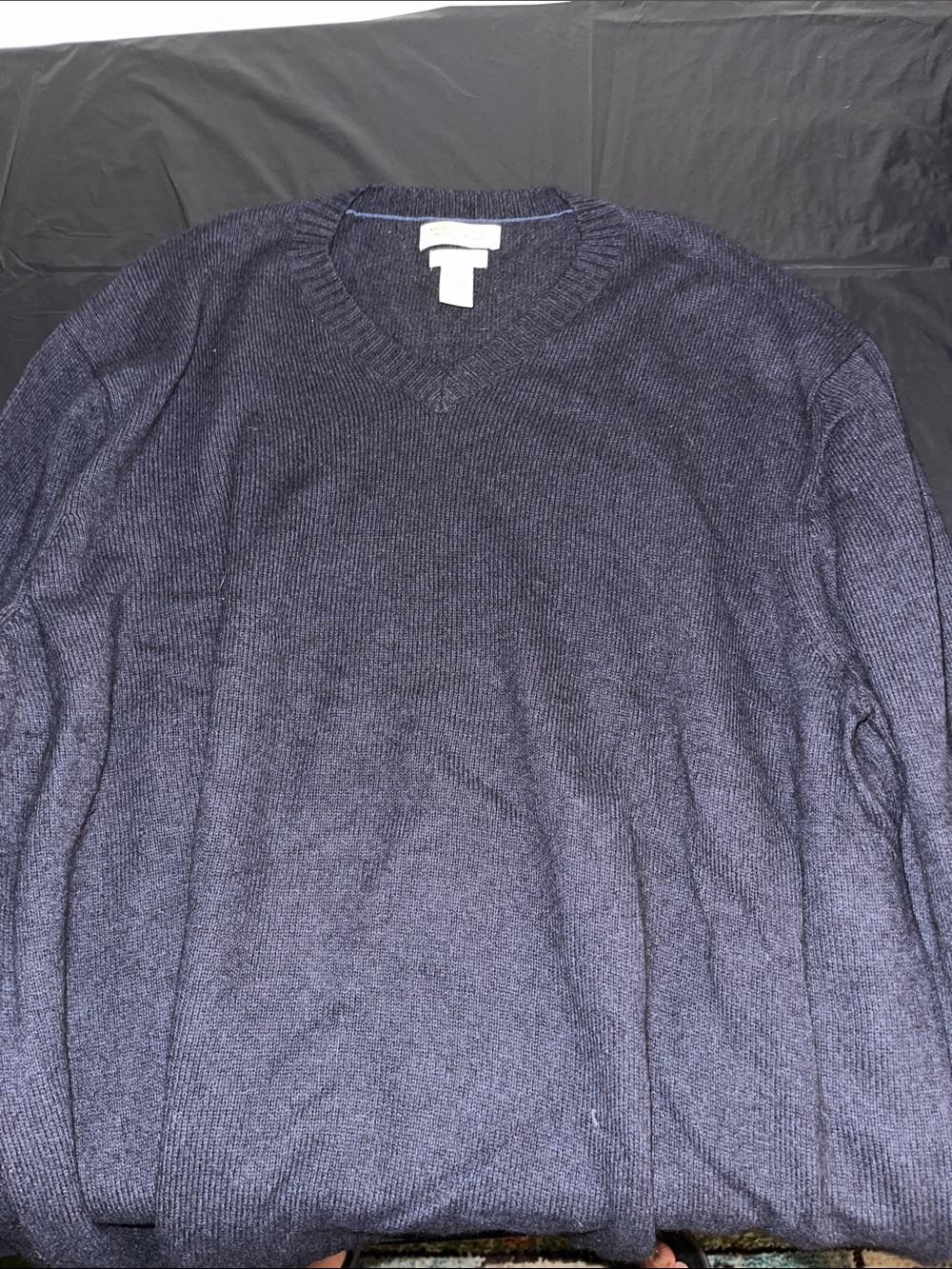 Banana Republic Men's Dark Navy V-Neck Sweater